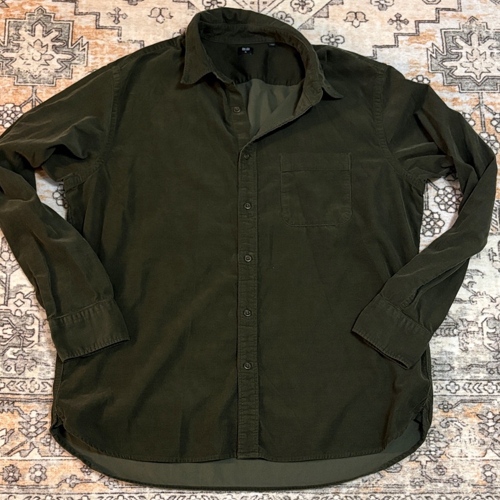 UNIQLO XL olive colored corduroy button down boxy shirt